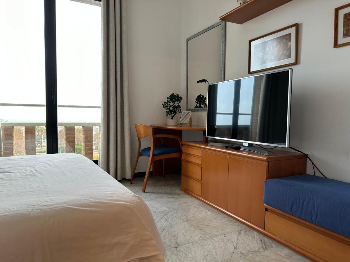 Lets Holidays Apartment Sea Views In Барселона Екстер'єр фото