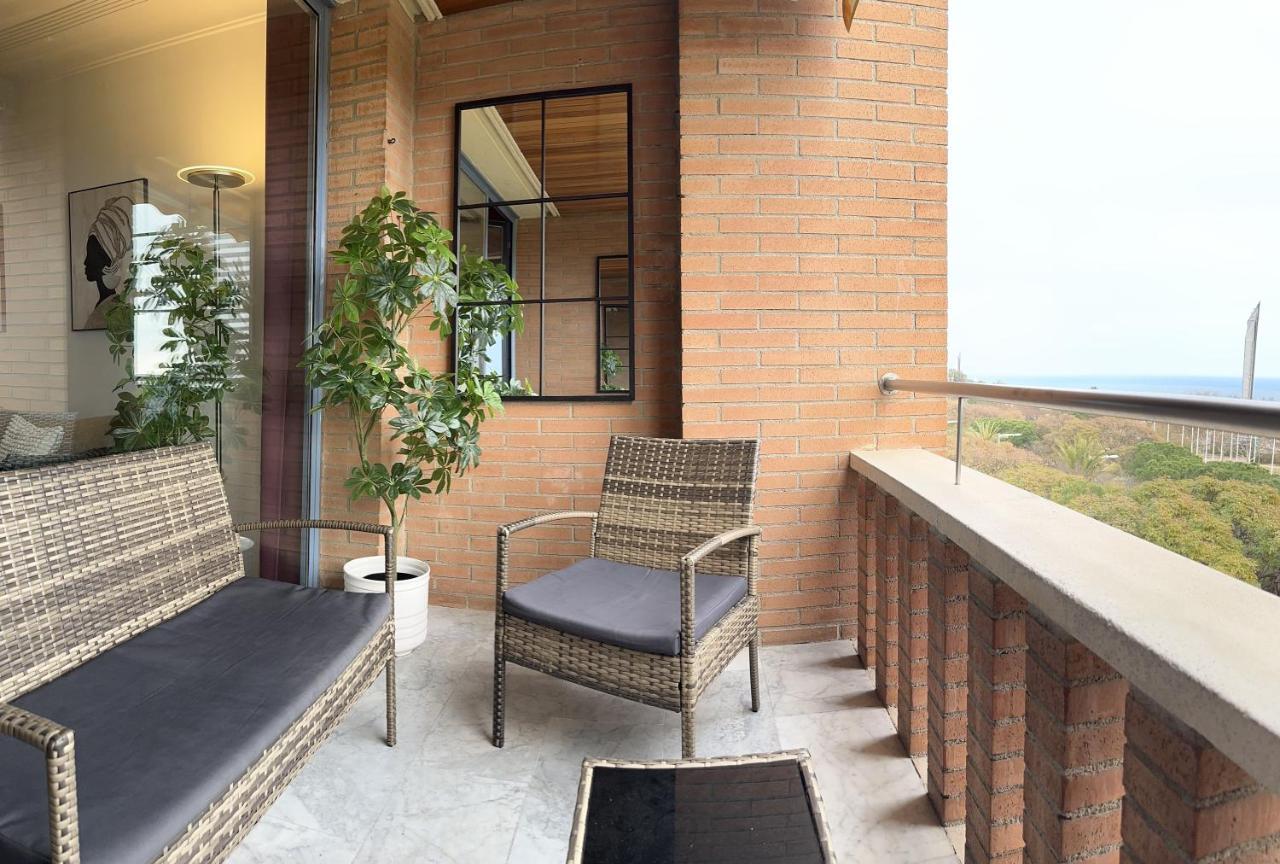 Lets Holidays Apartment Sea Views In Барселона Екстер'єр фото