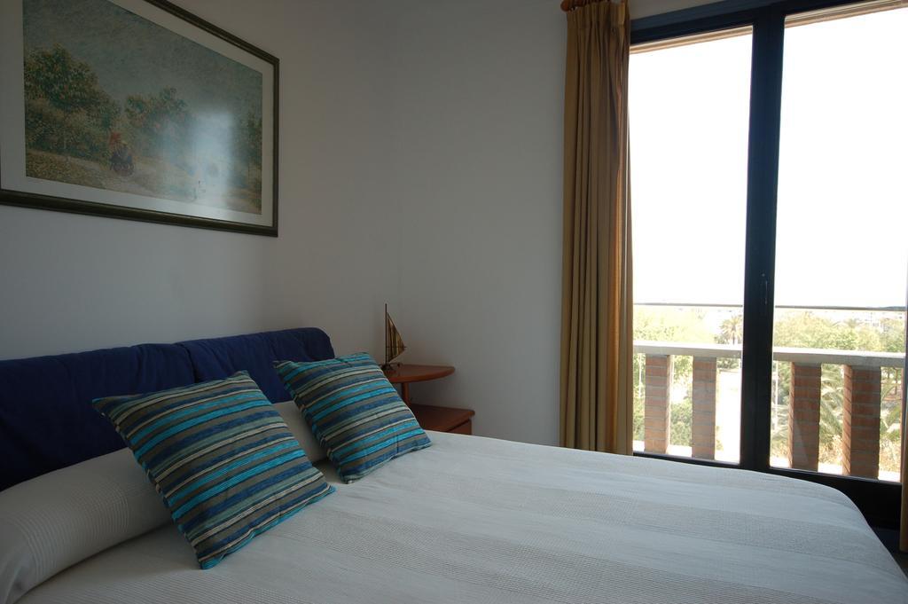 Lets Holidays Apartment Sea Views In Барселона Номер фото