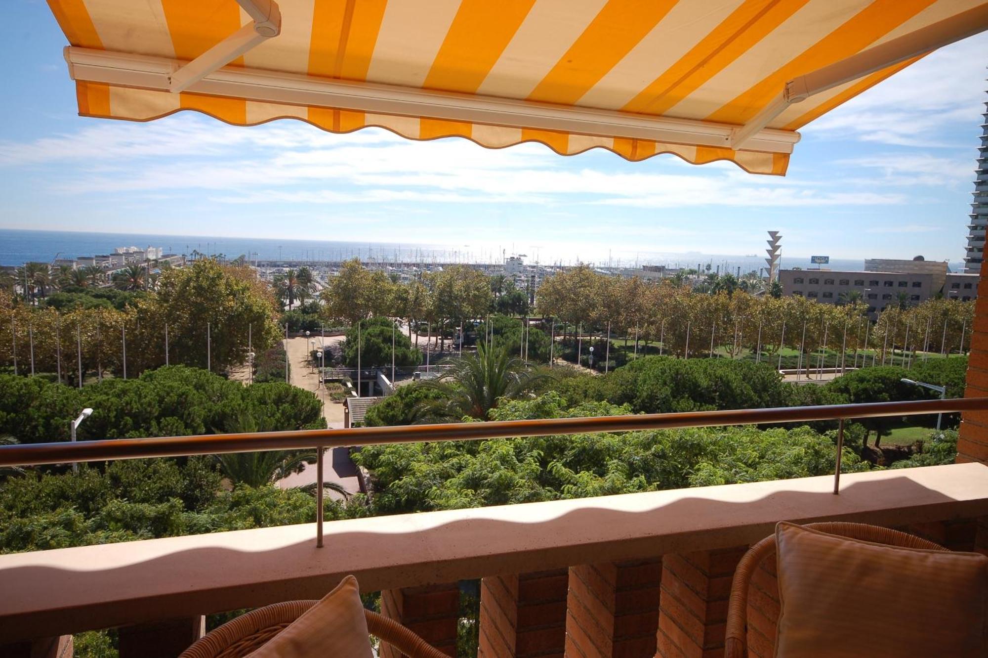 Lets Holidays Apartment Sea Views In Барселона Екстер'єр фото