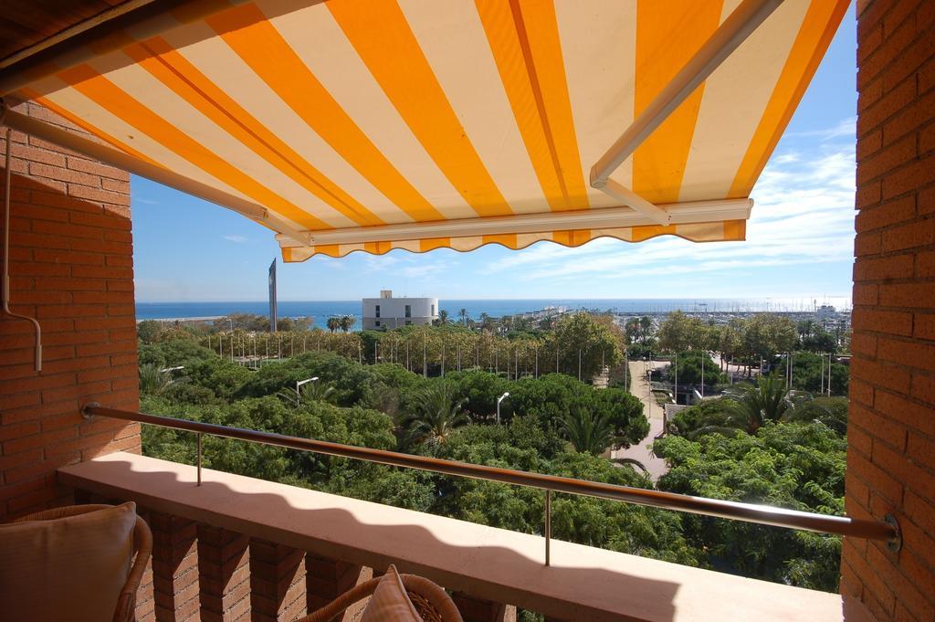 Lets Holidays Apartment Sea Views In Барселона Номер фото